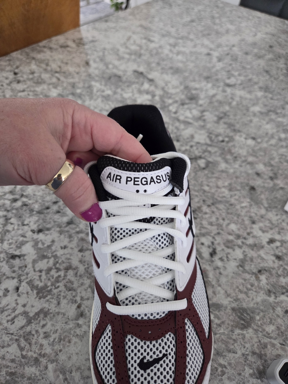 New Nike Air Pegasus Women’s White and Burgundy /brown Athletic Sneakers Sz W9 - Picture 2 of 12